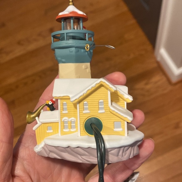 Hallmark Ornament 1999 Lighthouse Greetings #3 - Picture 4 of 7